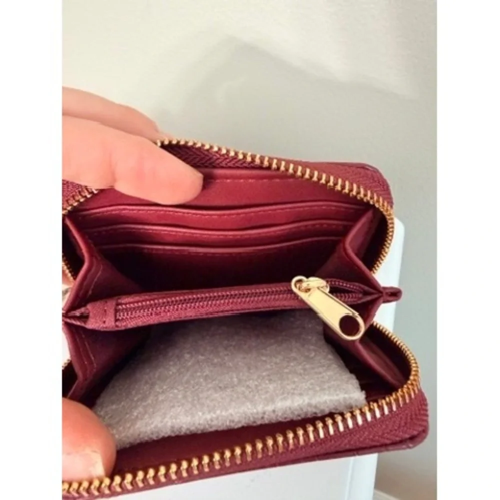A New Day Zip Wallet Womens OS Burgundy Croc Embossed Faux Leather NWT
